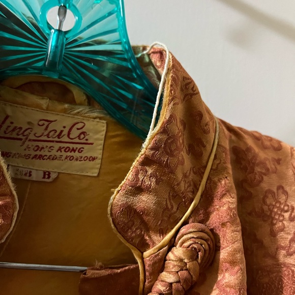 Vintage bed jacket in orange/rust. Size 38B. Has some damage due to age. - Picture 6 of 10